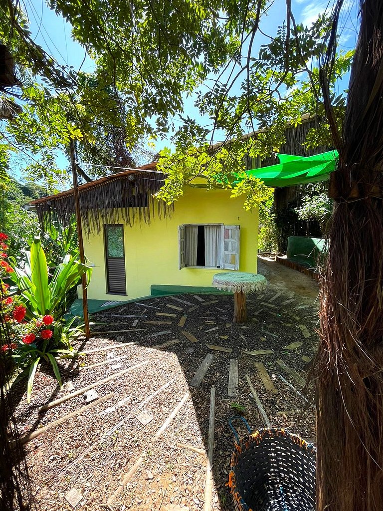 Vila Entreluas 02 - Chalé com área externa