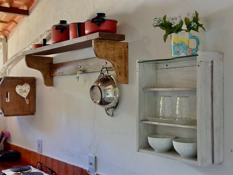 Vila Entreluas 03 - Chalé com terraço e cozinha