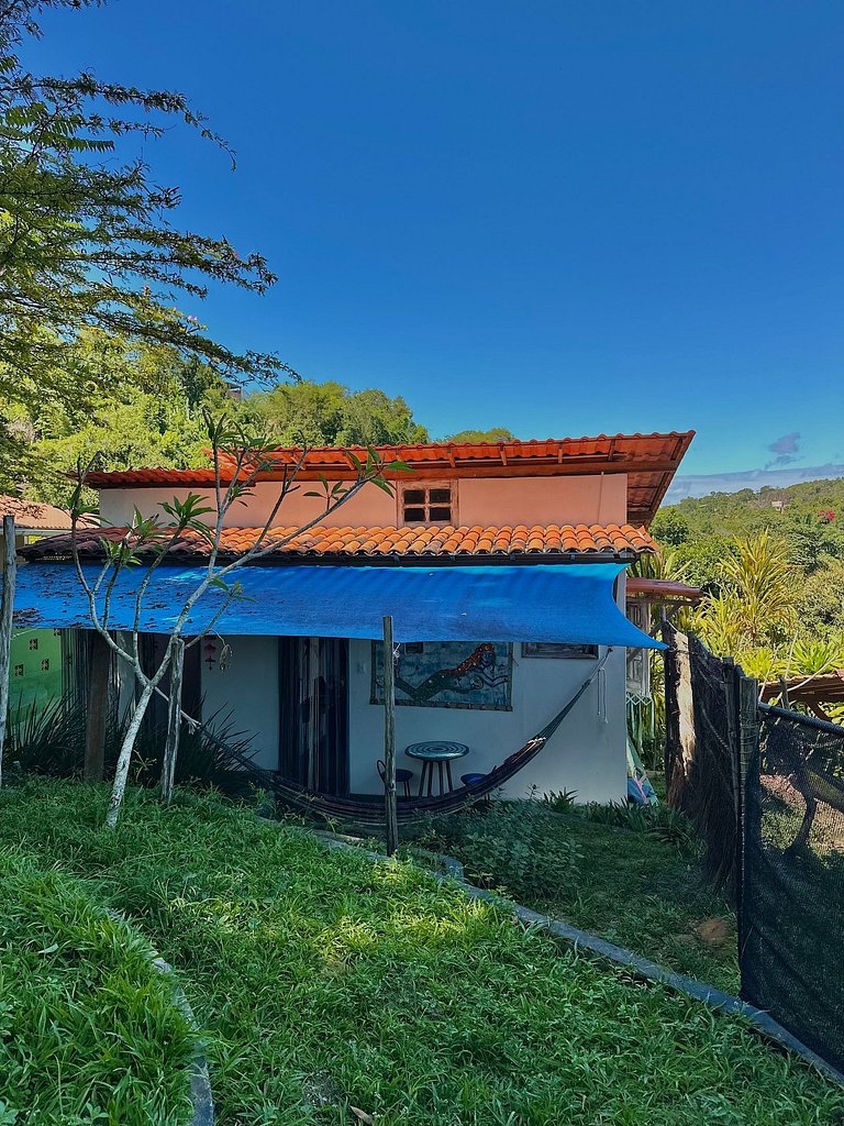 Vila Entreluas 03 - Chalé com terraço e cozinha